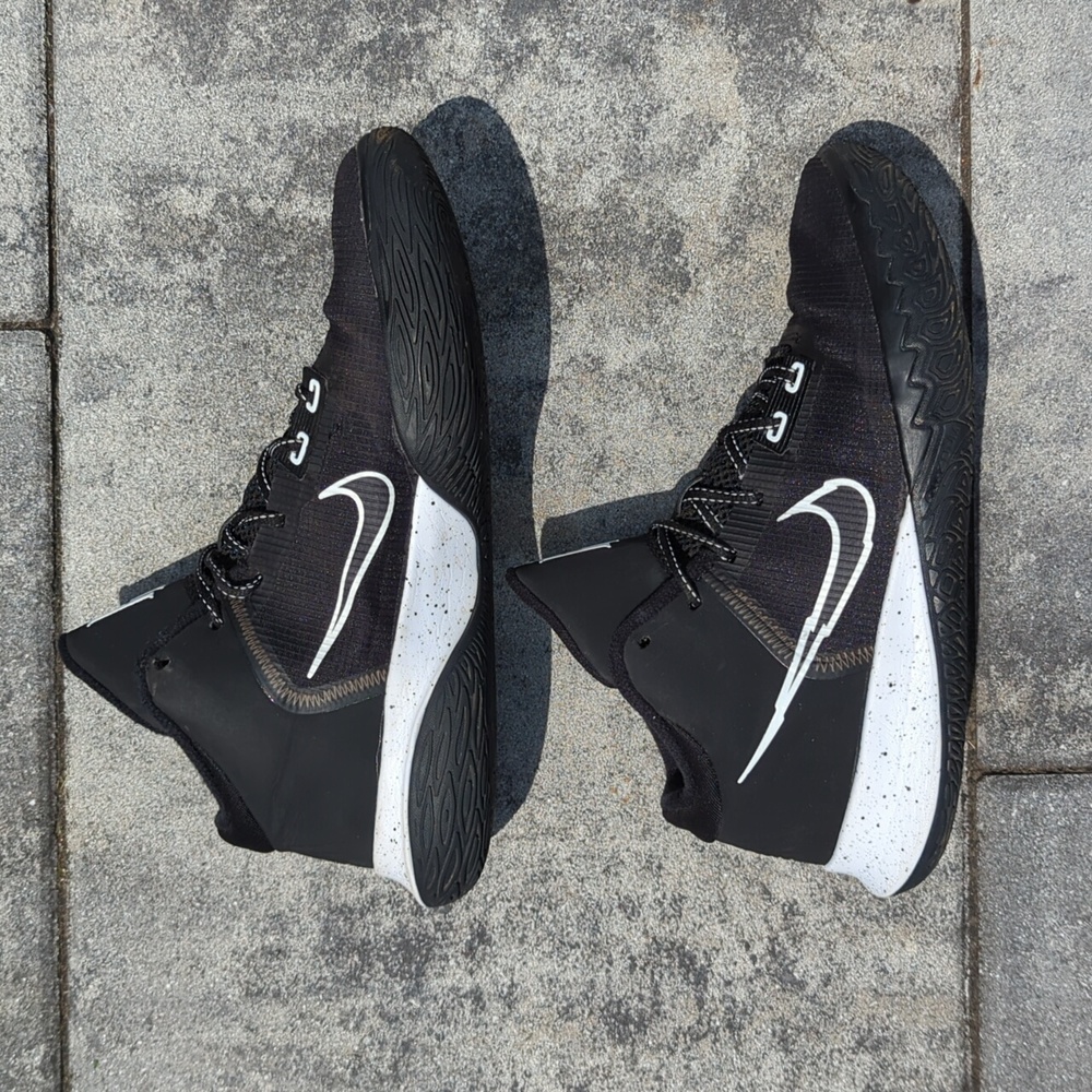 Nike Kyrie Flytrap 4 EP Black White US 11M